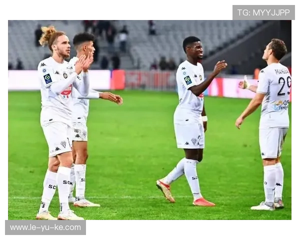 里昂阵容深度分析：新赛季球队实力全面升级