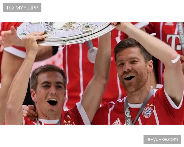 戴维斯边路突破点成焦点，球队进攻战术迎来新变革