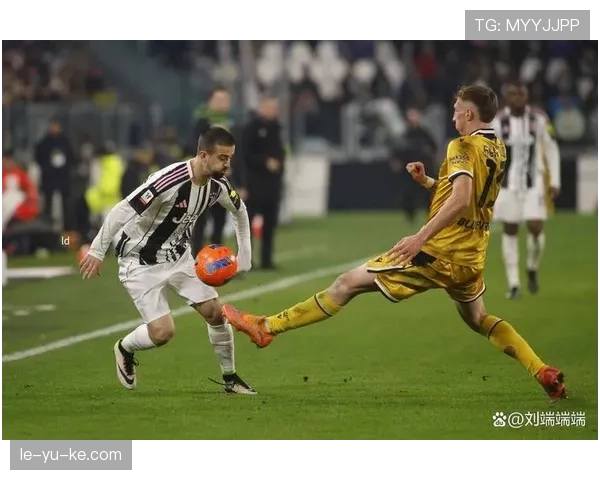 那不勒斯展现快节奏攻防转换，新闻标题：闪电战风暴席卷绿茵场