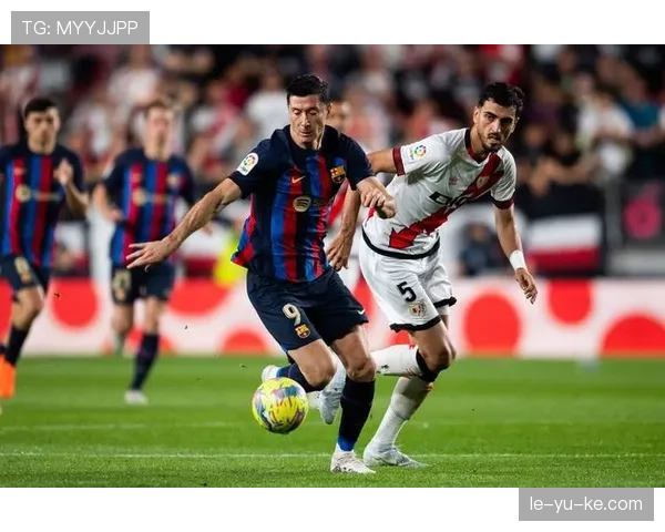 莱万多夫斯基术后康复良好，有望提前复出助力球队