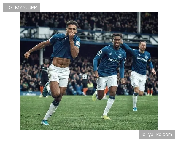 凯恩与因扎吉的前锋对比：门前嗅觉差异与战术角色如何体现