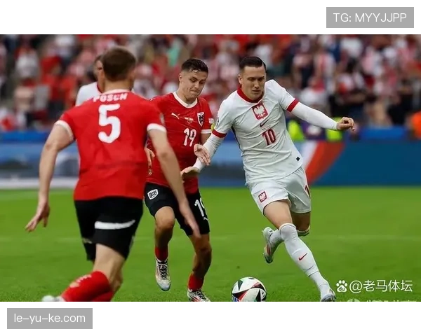 莱万多夫斯基数据与荣誉匹配度分析：历史地位如何评估